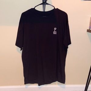 Black VSTR t-shirt.